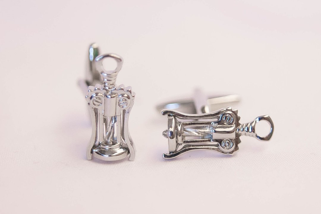 [LORRAINE'S CUFFLINK] 开瓶器 袖扣 Wine Opener Cufflink - 袖扣 - 其他金属 