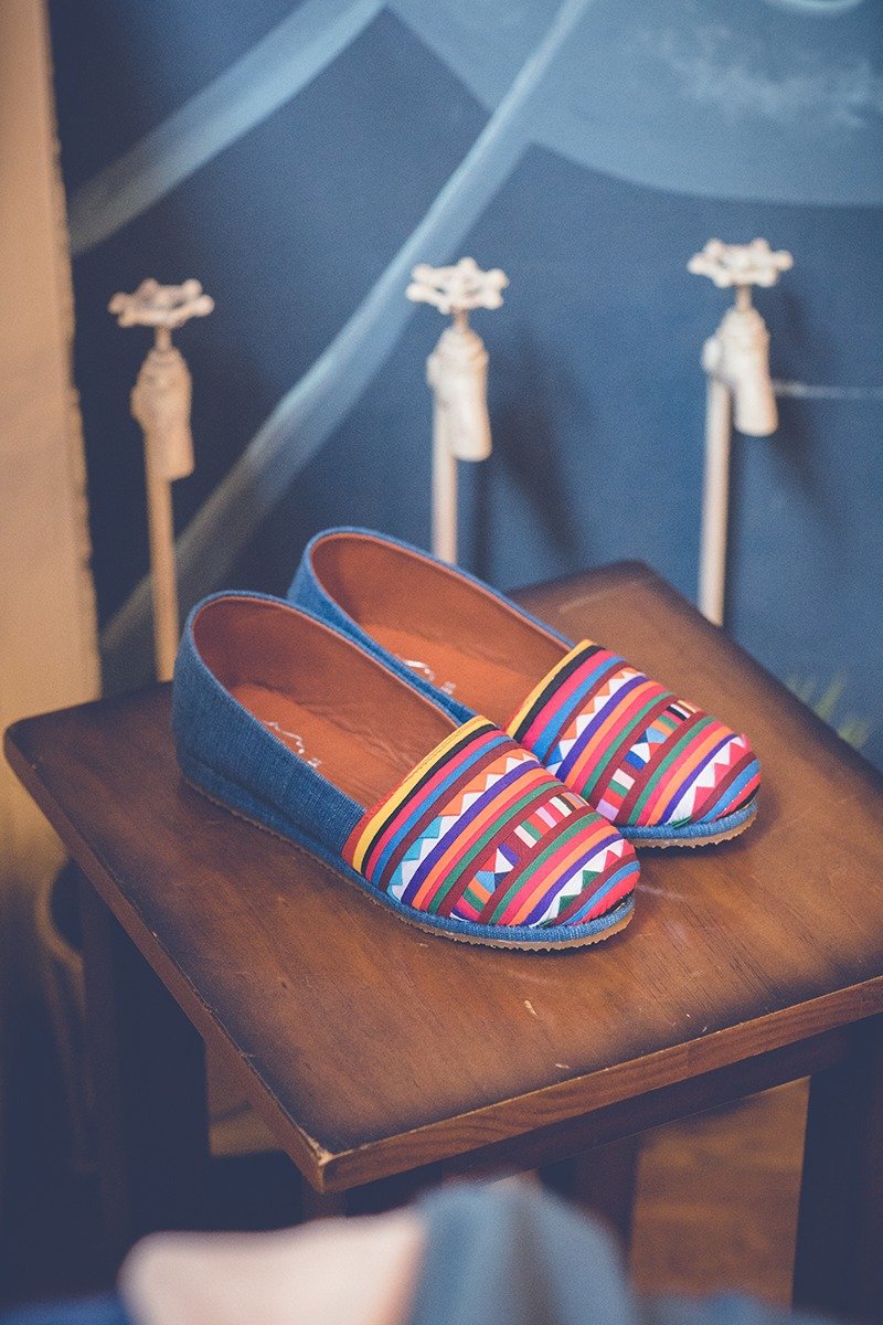 Rainbow Shoes - 女款休闲鞋 - 棉．麻 多色