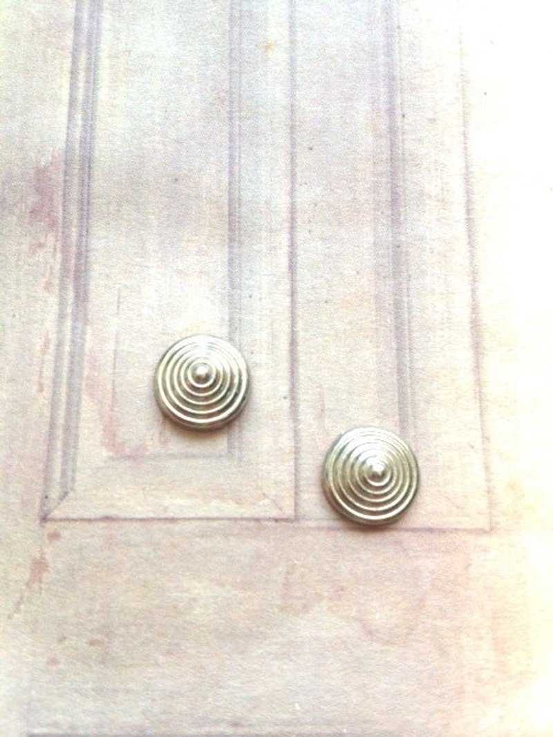 ﹉karbitrary﹉ ▲ 复古耳环-立体   情人节 礼物 - 耳环/耳夹 - 其他金属 灰色