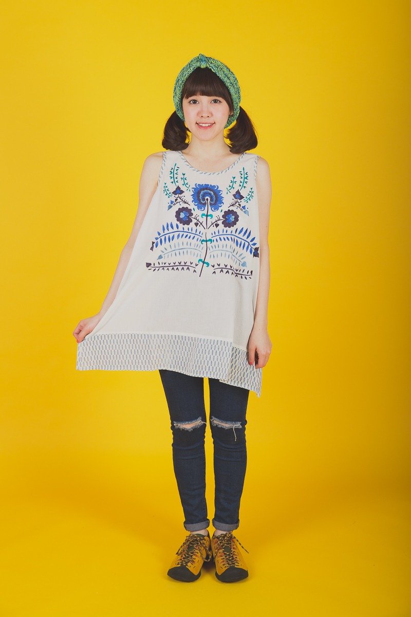 ☆saibaba ethnique // 蓝花藤宽版蝴蝶结背心☆ - 女装背心 - 棉．麻 白色