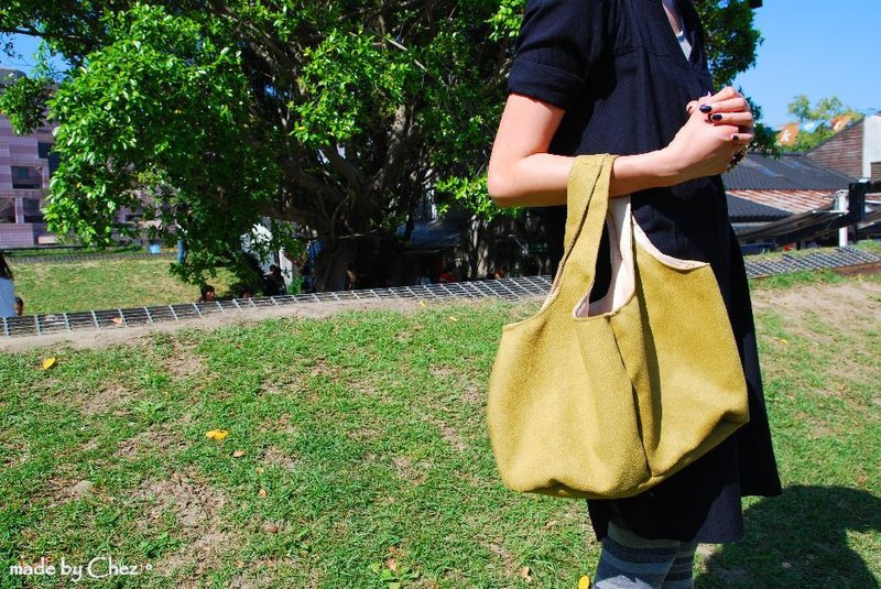 Chez。麂皮绒制大尺寸圆滚滚包 - 手提包/手提袋 - 其他材质 卡其色