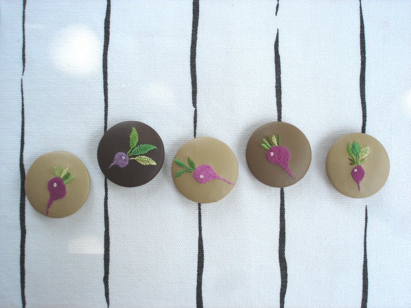 小萝卜手工刺绣磁铁组 - 冰箱贴/磁贴 - 真皮 咖啡色