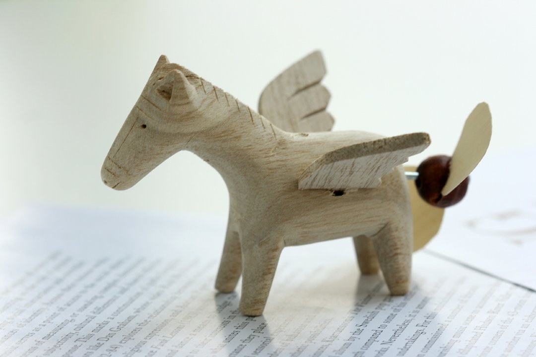 木制手工 小飞马 摆饰 玩偶  Wooden Flying Horse - 其他 - 木头 咖啡色