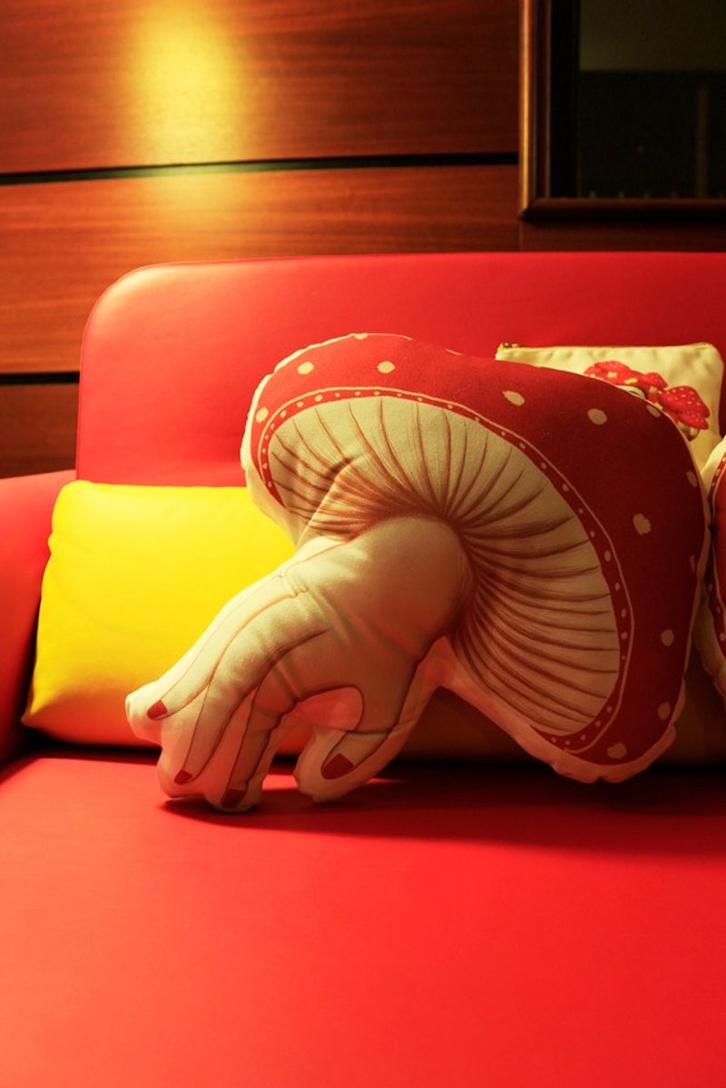 Lily Lily原创逃跑的蘑菇之手 创意帆布抱枕腰枕靠垫趣味异形玩具 - 枕头/抱枕 - 其他材质 红色