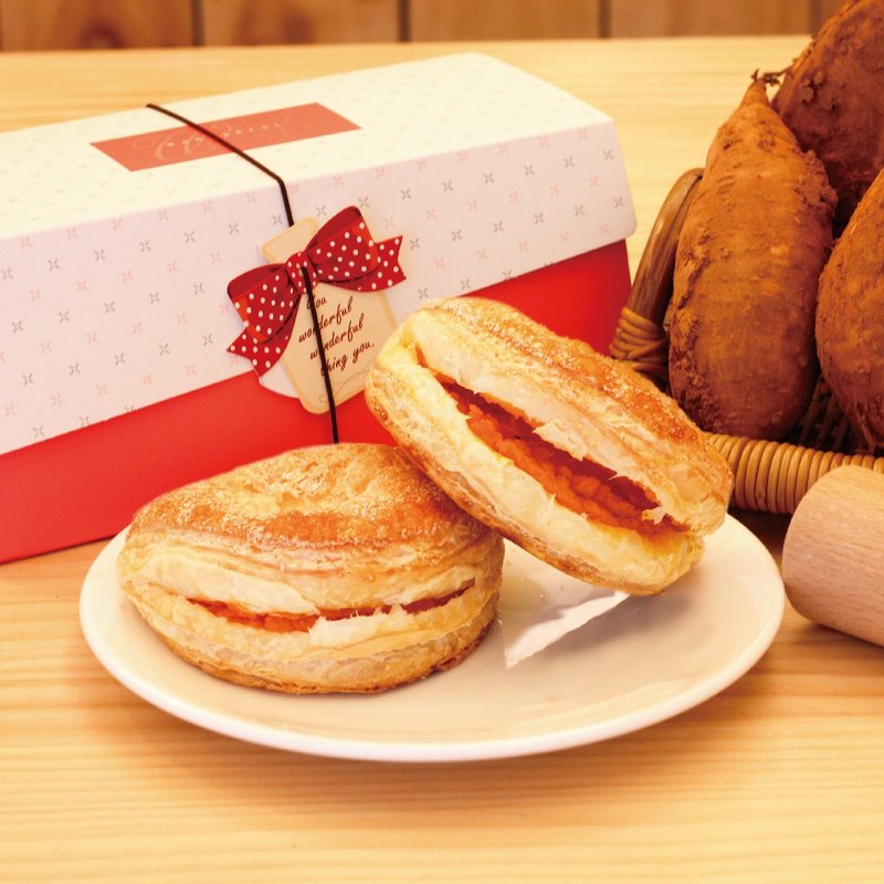 ★ 高级"地瓜、红豆法式千层派 ★ 伴手礼礼盒*12盒免运 【 The Harvest ∞ 麦田⊙ 法式甜点 】4入盒装 地瓜法式千层派，采用法国蓝带御用蓝丝可奶油，费工费时杆压派皮，内馅采用金山66号号地瓜，咬下去香气十足，派皮酥脆的一层一层在嘴里散开，温驯天然奶油味道也渐渐涌上~ - 蛋糕/甜点 - 新鲜食材 金色