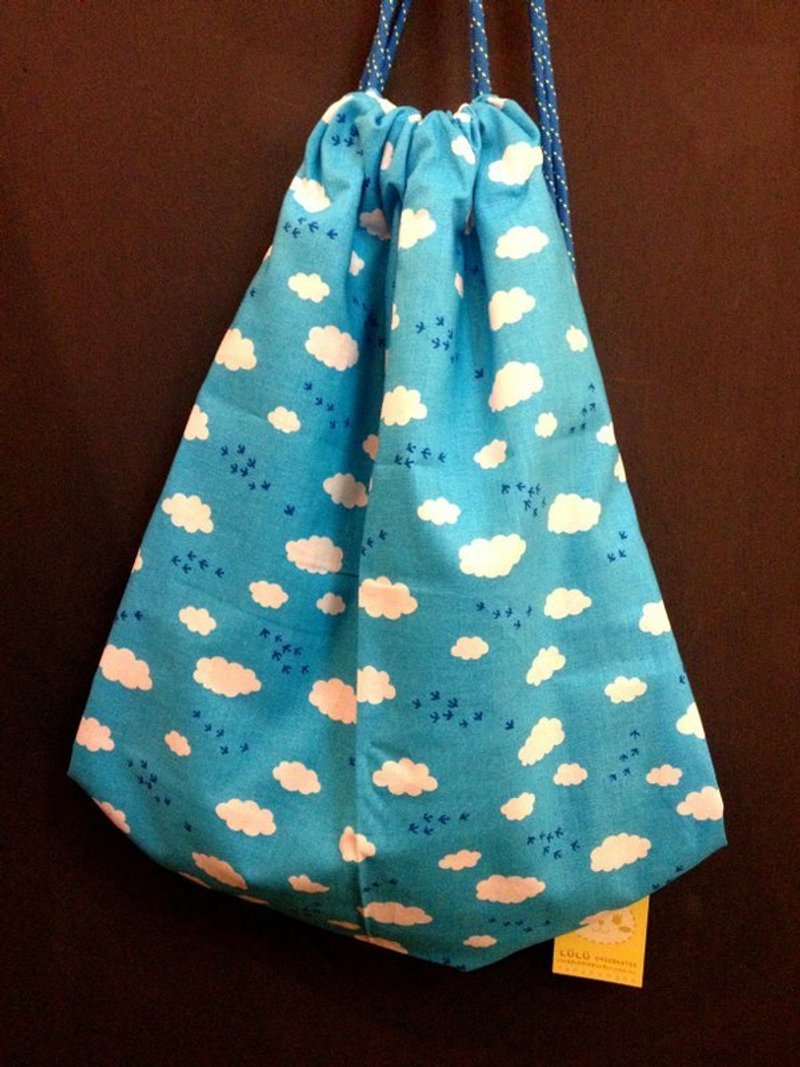 RABBIT LULU 束口袋 束口包 后背包。蓝天白云（浅蓝） - 侧背包/斜挎包 - 其他材质 蓝色