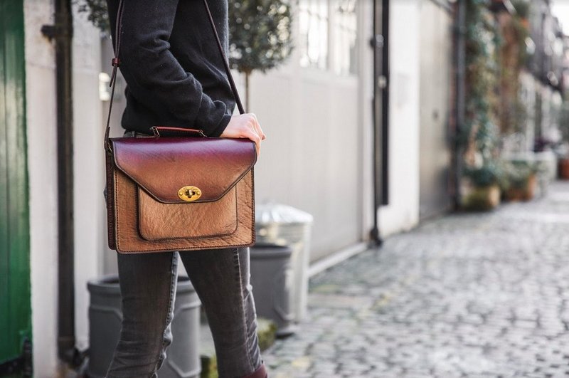 Celia 英伦手工牛皮公文包/小书包 - 侧背包/斜挎包 - 真皮 咖啡色