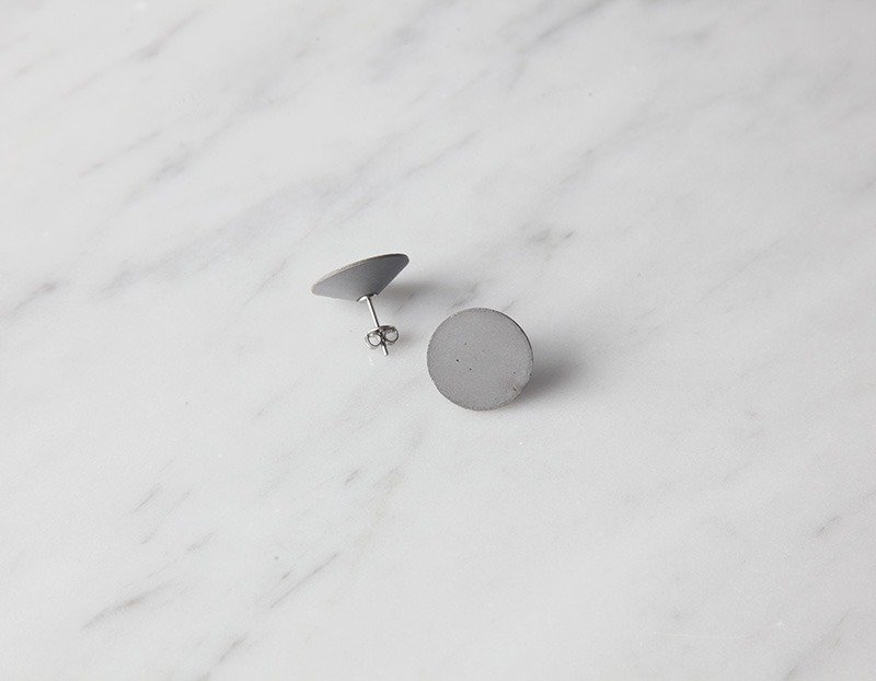 22DesignStudio＿水泥耳环-concrete mirror flat - 耳环/耳夹 - 水泥 灰色