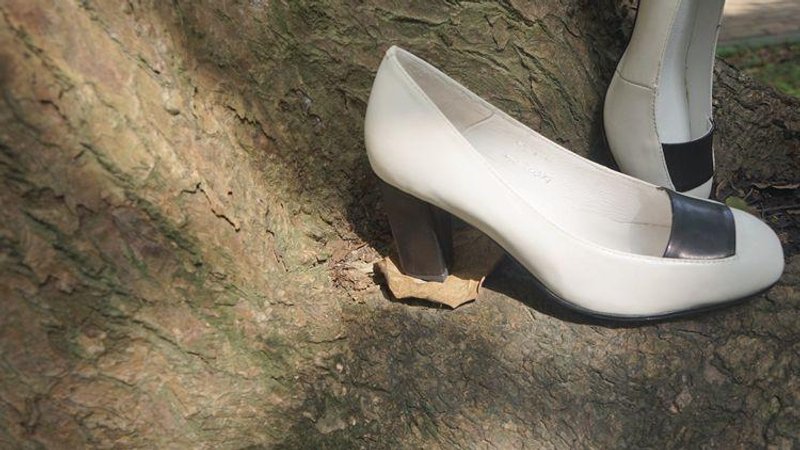 #864# 咖啡馆视觉暂留 立体鞋头奔跑中跟包鞋 白 - 女款休闲鞋 - 真皮 白色