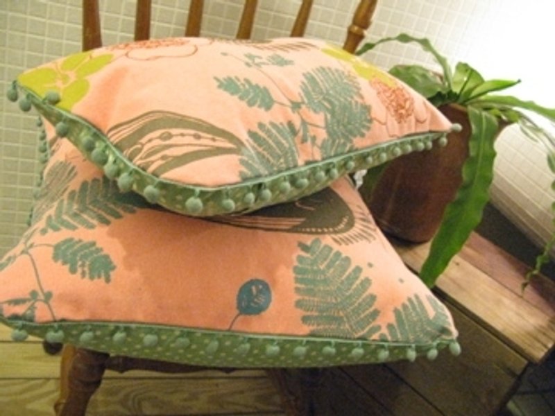 花布抱枕（含枕心） - 枕头/抱枕 - 其他材质 