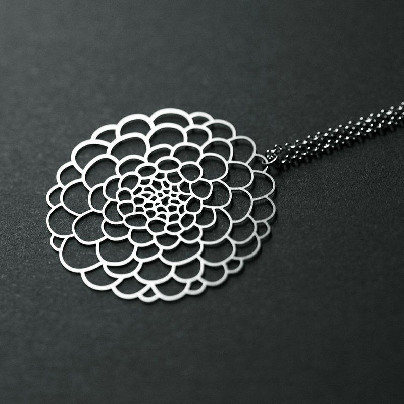 大理花项炼 Dahlia Pendant (S)   - 项链 - 其他金属 
