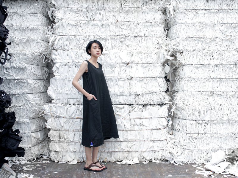 OMAKE 原创U领背扣流苏洋装（＊＊＊剩黑X绿流苏＊＊＊＊） - 洋装/连衣裙 - 绣线 黑色