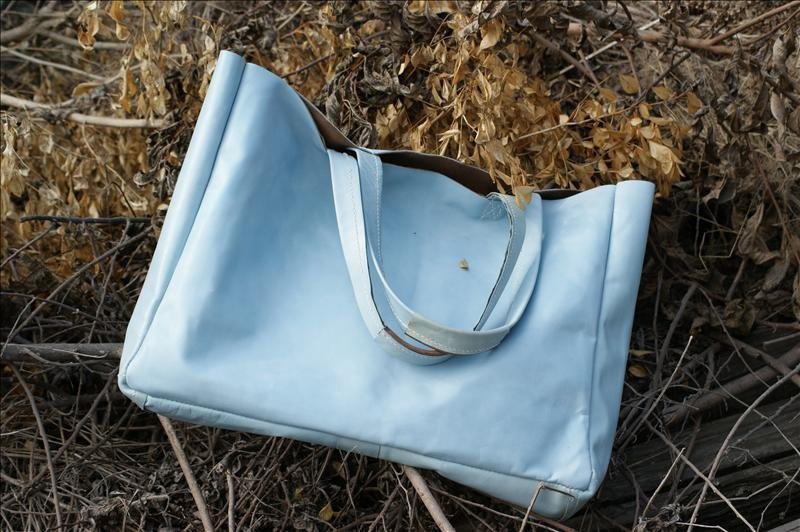 Tote Bag 天空蓝牛皮拖特包 - 侧背包/斜挎包 - 真皮 