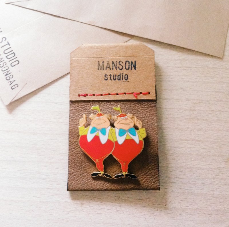 皮件师Manson搜藏✪迪士尼限量徽章 爱丽丝梦游仙境双胞胎 - 徽章/别针 - 其他金属 红色
