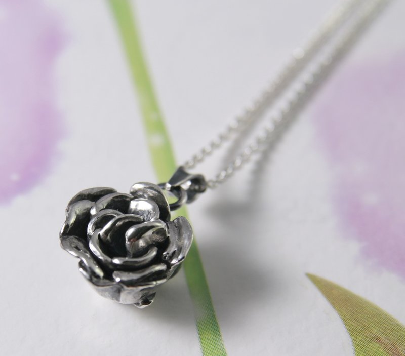 【爱的呢喃】玫瑰项链/纯银项链/仿真玫瑰/优雅玫瑰/玫瑰纯银项链 - 项链 - 纯银 银色