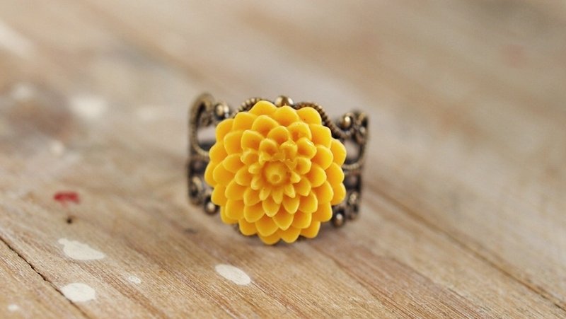 ♥小礼物♥ OldNew Lady-古董花戒指-千层花【鲜黄色】 - 戒指 - 其他金属 黄色