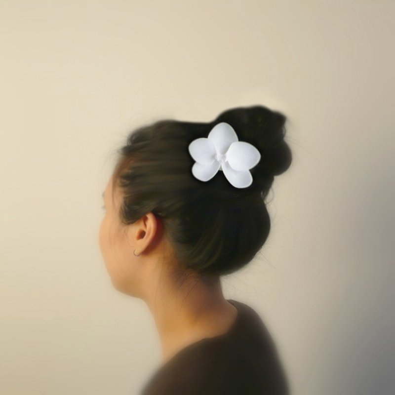 兰花胸针 - 胸针 - 塑料 白色