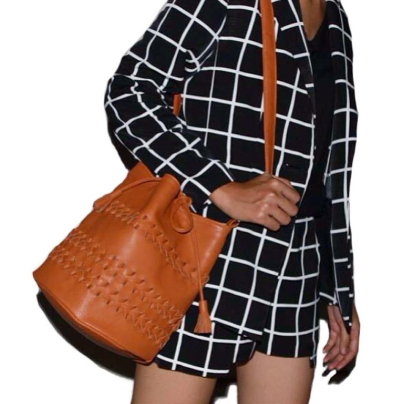 THE BOWLLY BAG / THAI TEA BROWN (DRAWSTRING BUCKET BAG) - 侧背包/斜挎包 - 压克力 咖啡色