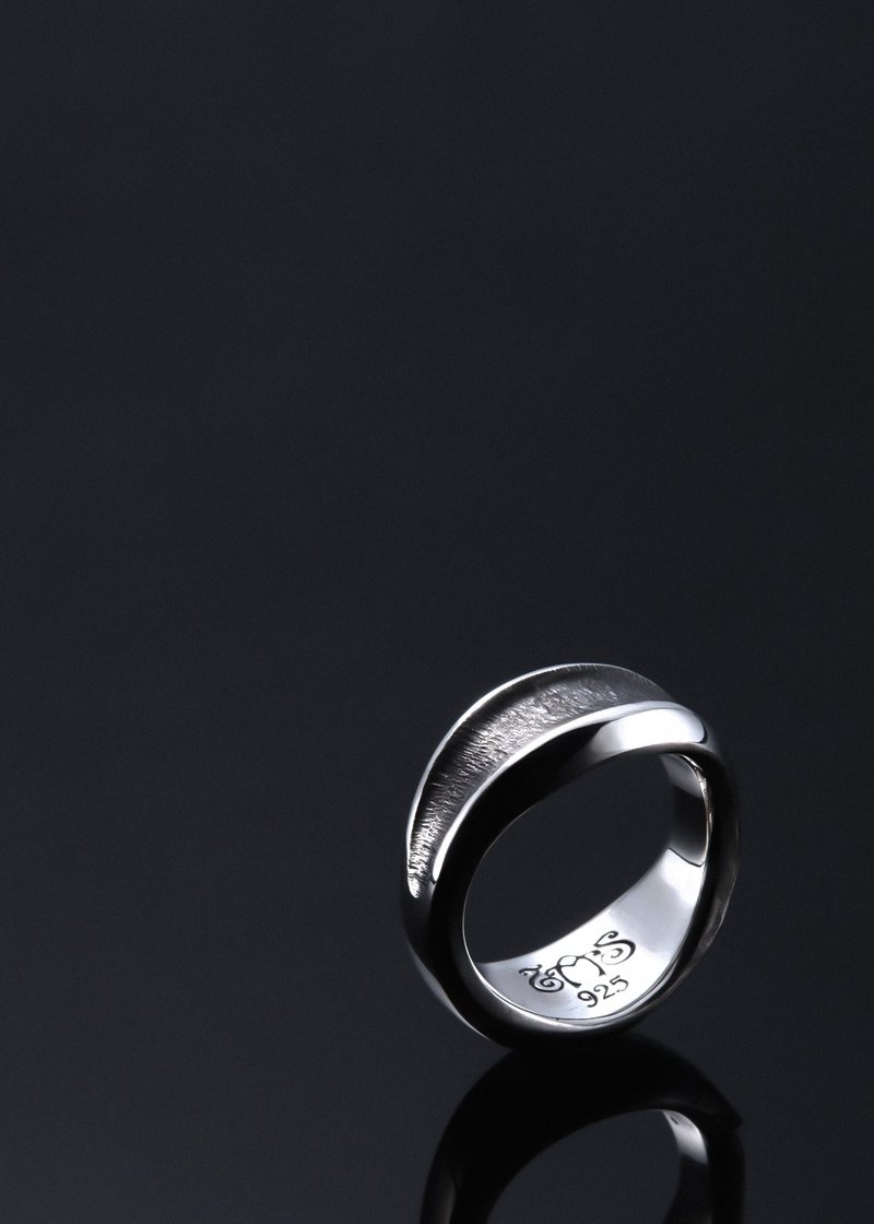 Essence Ring L Type | classic collection 素面简约本质戒指 L - 戒指 - 纯银 银色
