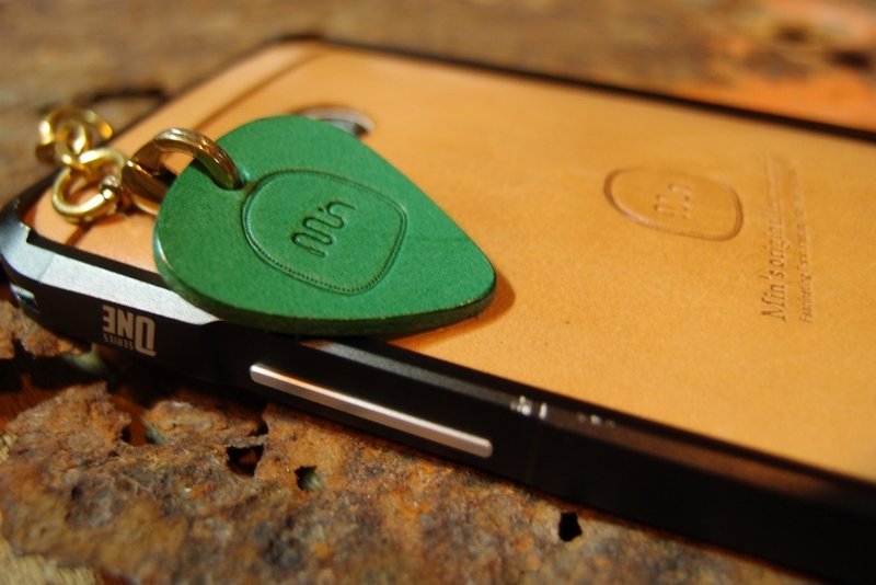 弹尘小物 - 毁灭证据Pick 耳机塞吊饰/拭镜 by Min's手工皮制所 - 耳机 - 真皮 绿色