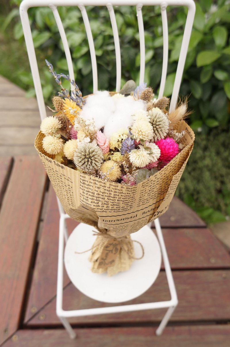‘ 麋花Amor Floral ’春日干燥花束 千日红 薰衣草 山防风 尤加利叶 兔尾草 满天星 麦秆菊/婚纱拍摄 新娘捧花 拍照道具 母亲节送礼 - 植栽/盆栽 - 植物．花 白色