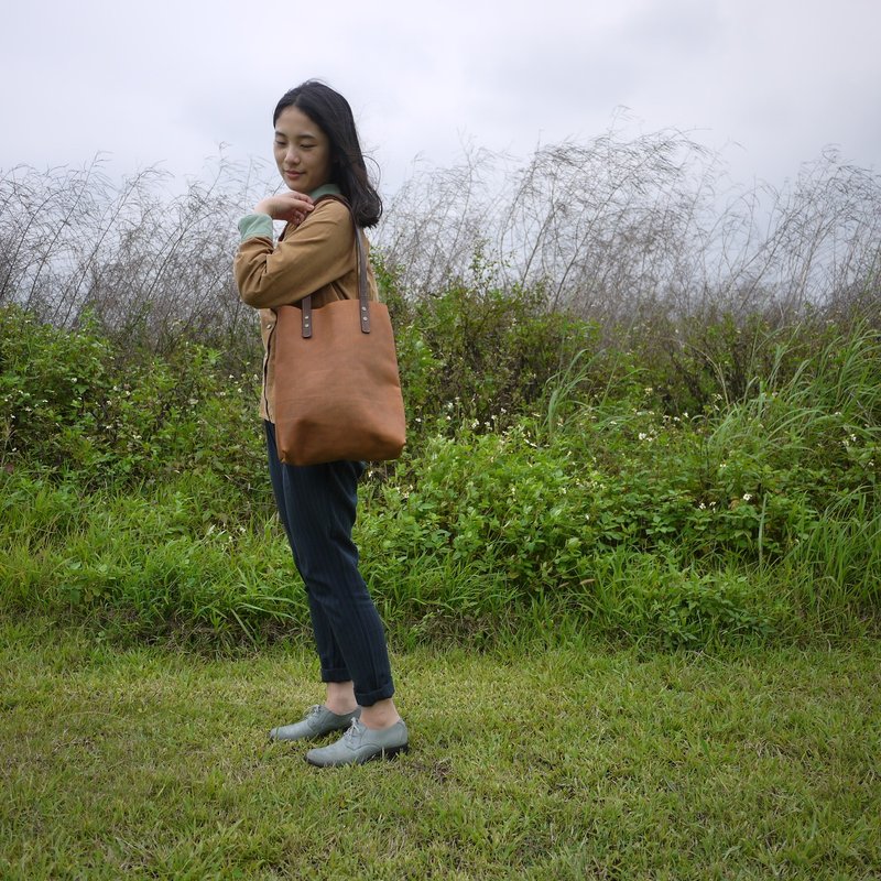 夕卡 Shika // 手制革物_牛胚皮手缝托特包(已绝版) - 侧背包/斜挎包 - 真皮 咖啡色