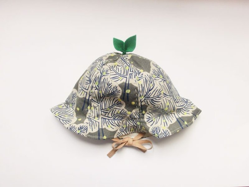 Grow Up! Leaf Hat / Trees in the snowy forest (Gray) - 围嘴/口水巾 - 其他材质 灰色