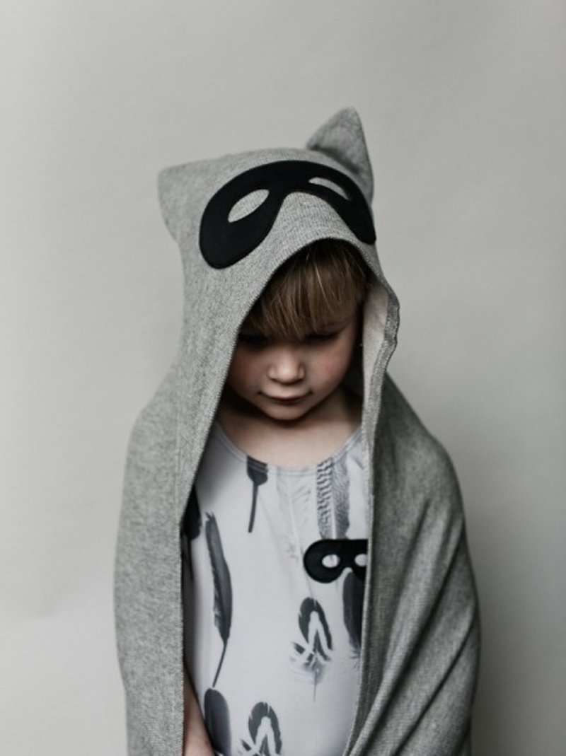 2015春夏 Beau loves 灰底黑色大眼罩浴巾 - 围嘴/口水巾 - 棉．麻 灰色