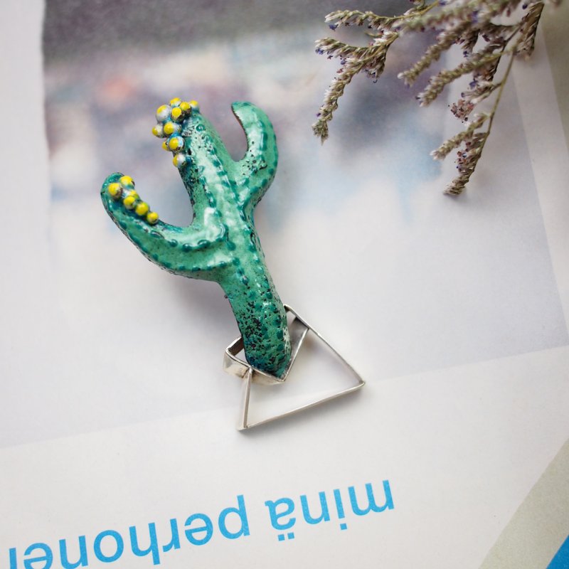 我是一株等待季节性阵雨的沙漠植物 系列胸针之二:巨人柱 - 胸针 - 其他金属 绿色