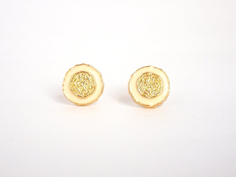 [Circle dot] 金色年轮 白 - 耳环/耳夹 - 塑料 白色