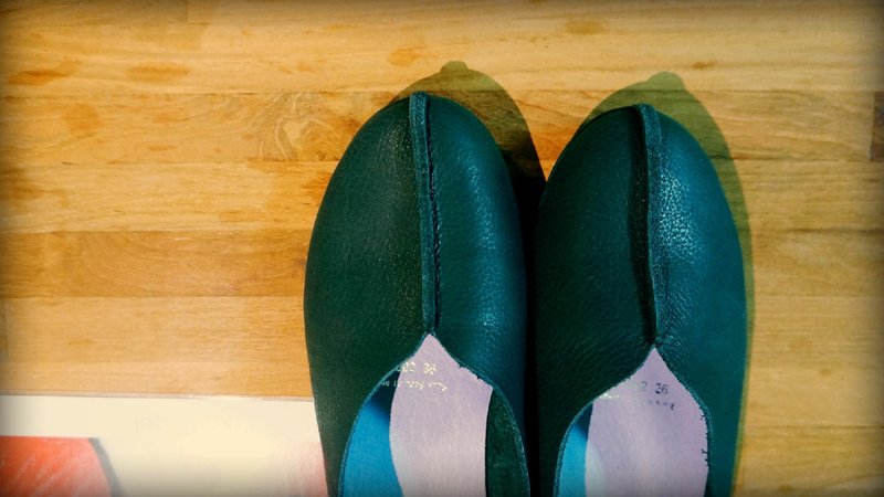 奔走优雅。逃得快一脚穿软软便鞋(深蓝) - 女款休闲鞋 - 真皮 蓝色