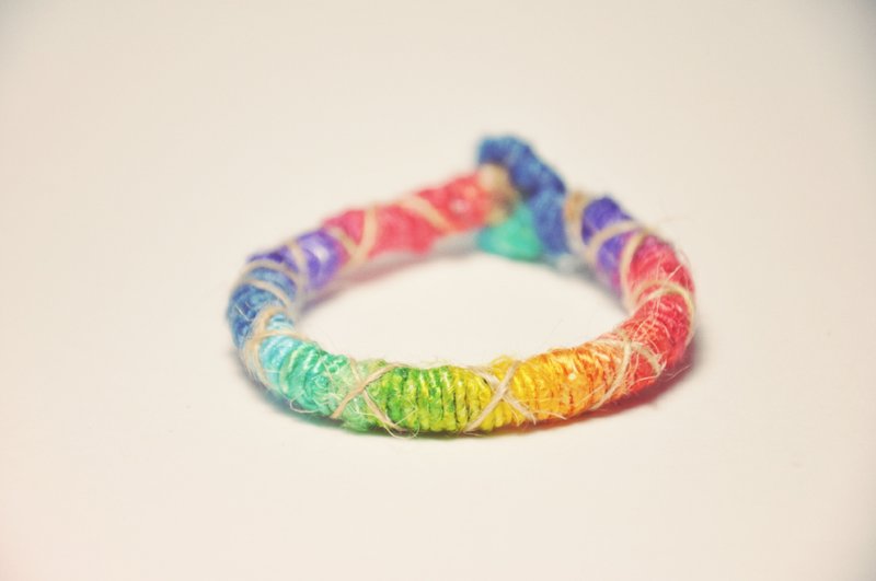 圣诞礼物 情人节礼物 生日礼物 印度手捻纱丽线脚绳-限定彩虹色 - 手链/手环 - 棉．麻 多色