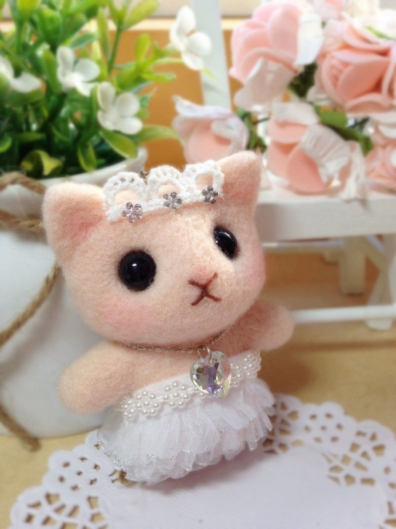 【奶油毛毛】羊毛毡可爱梦幻蕾丝公主猫咪 萌猫 猫咪 手机吊饰 耳机塞 防尘塞 钥匙圈 生日礼物 - 手机座/防尘塞 - 羊毛 粉红色