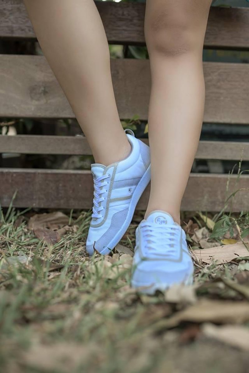 FYE法国环保鞋  白色/米白色  台湾宝特瓶环保休闲鞋(再回收概念,耐穿,不会分解) 女生款---青春·活力。 - 女款休闲鞋 - 其他材质 白色