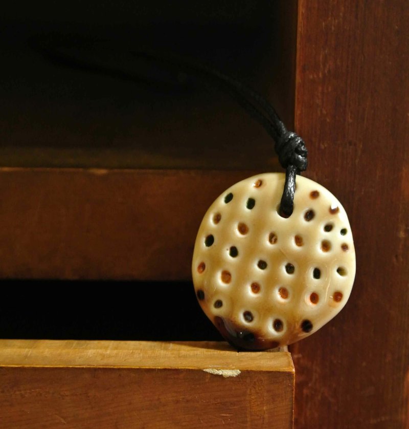 【 T - C 】项链 日本白瓷 瓷器  限量 自然釉色 无限看不腻色调 摄氏1350高温烧制 - 项链 - 瓷 