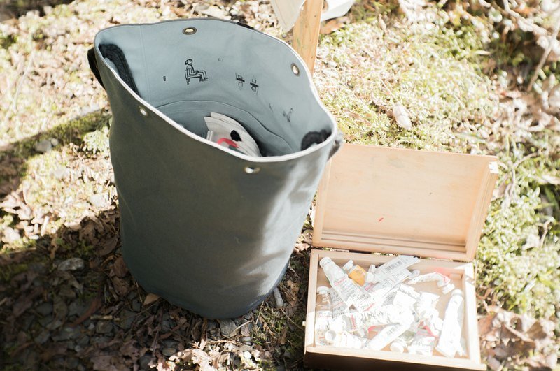 双面帆布圆筒包-深灰 对坐的人 - 侧背包/斜挎包 - 其他材质 灰色