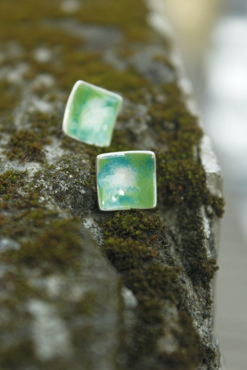 耳朵上的森林 - 耳环/耳夹 - 其他金属 绿色