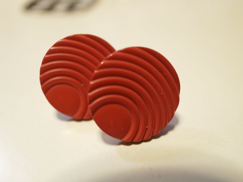 红色抛物线耳环(仅1付)-售出 - 耳环/耳夹 - 其他材质 