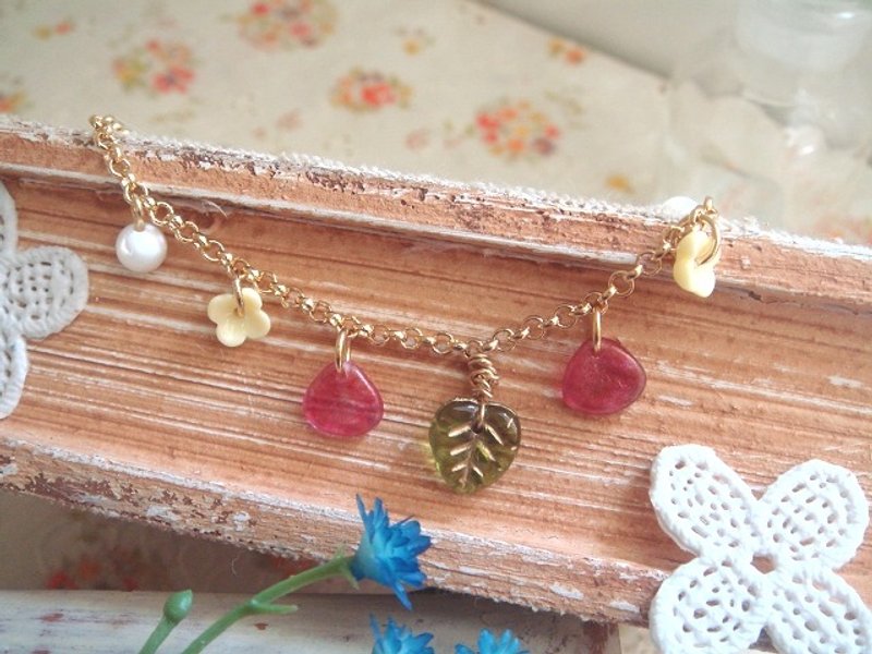 Garohands 复古描金绿叶红玫瑰花瓣小黄花手感手链 B257 礼物 - 手链/手环 - 其他材质 多色