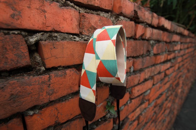 Pu．Leimi 日系手作 三角蛋糕 相机背带 相机带 相机背绳 - 证件套/卡套 - 其他材质 