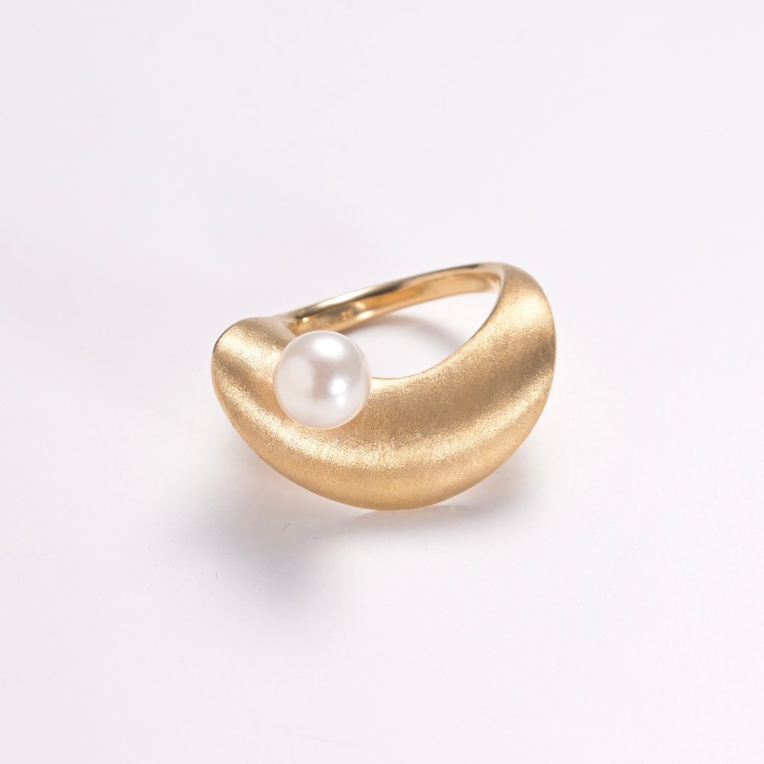 Petal ring Gold color - 戒指 - 其他金属 金色