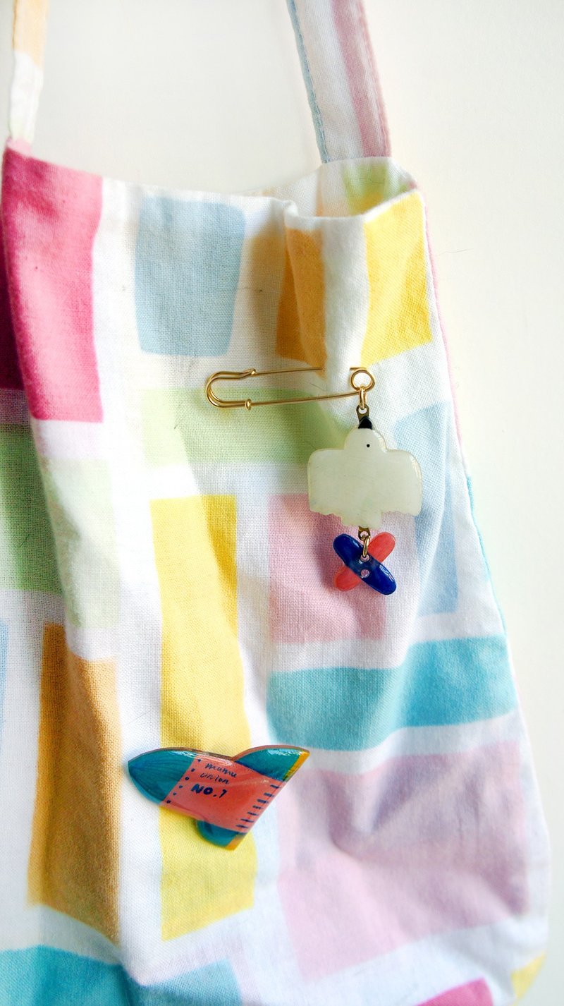 mumu union 手工制别针 - 胸针 - 塑料 多色