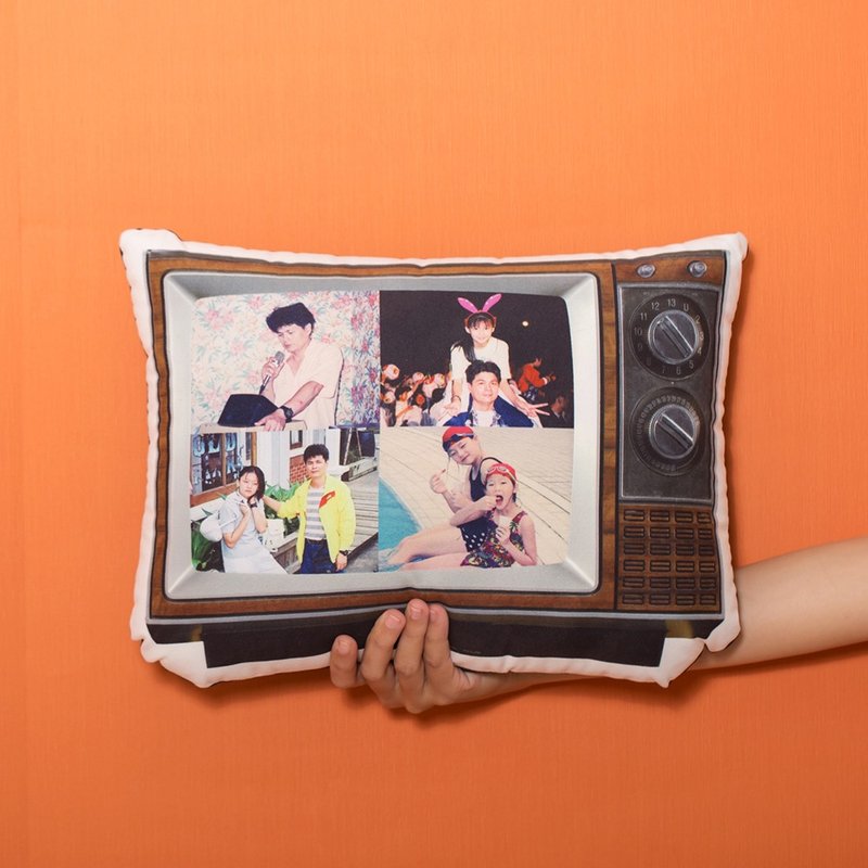 【定制化礼物】复古电视机抱枕 (可以放自己的照片) - 枕头/抱枕 - 其他材质 