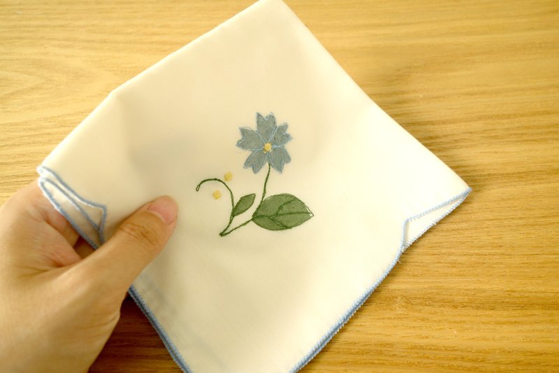 芬兰小蓝花棉布巾 - 丝巾 - 绣线 白色