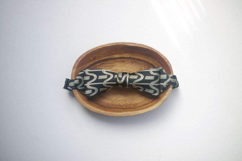 Papa's Bow Tie- 古董布花领带改制手工领结-柏林绅士Berlin gentleman-银-窄版圣诞礼物 - 领带/领带夹 - 其他材质 黑色