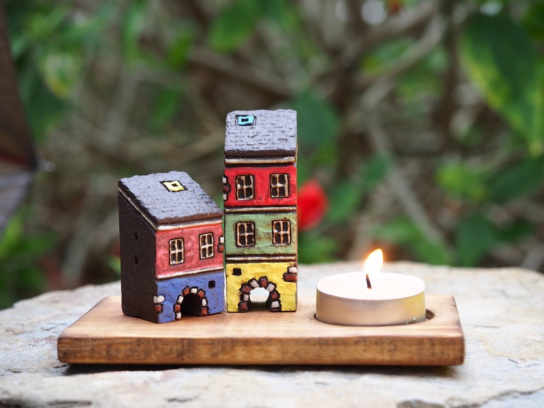 【小房子烛台 Candle 】 - 彩绘童话小陶屋红白砖拱门/含手工木作烛台 +1小蜡烛/4件1组(需订制） - 蜡烛/烛台 - 其他材质 