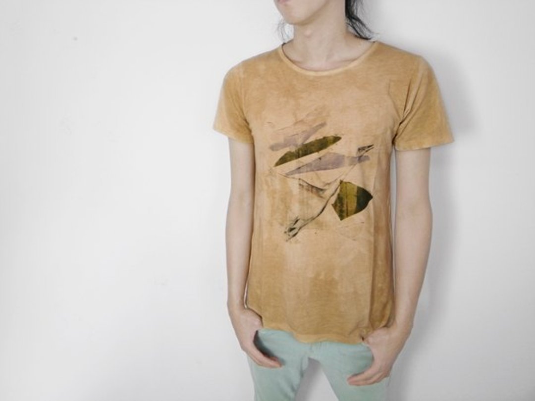 I . A . N Design 候鸟 肉桂染 天然手染设计T 有机棉 Organic Cotton - 女装 T 恤 - 植物．花 咖啡色