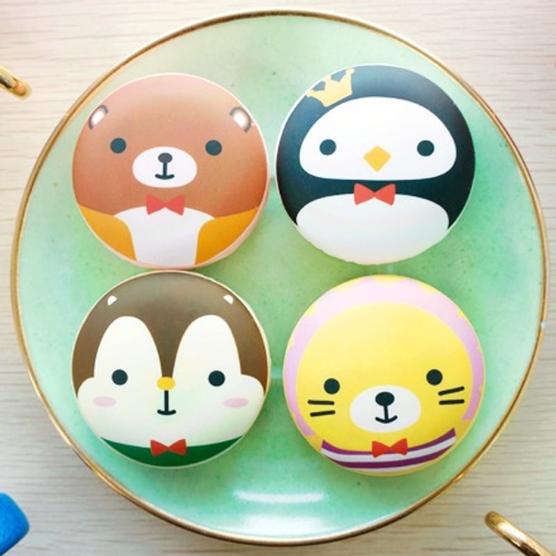 Squly & Friends 1 比1 马卡龙造型便携式充电器 - 充电宝/传输线 - 塑料 咖啡色