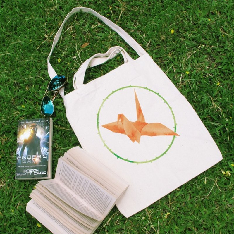 飞翔纸鹤 可爱风直式帆布包 - 手拿包 - 棉．麻 