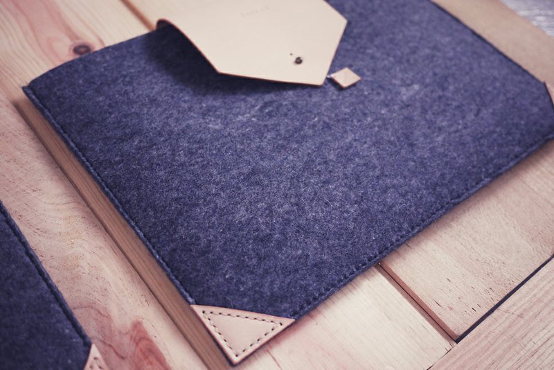 WeWii  MAC IPAD羊毛毡真皮笔电平板包｜可免费压制名字中文名称 可客制化 情人节 礼物 男朋友 女朋友 - 电脑包 - 羊毛 灰色